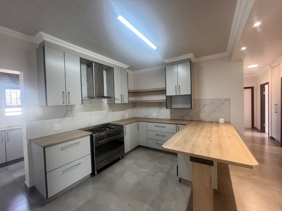 To Let 4 Bedroom Property for Rent in Dormehls Drift Western Cape
